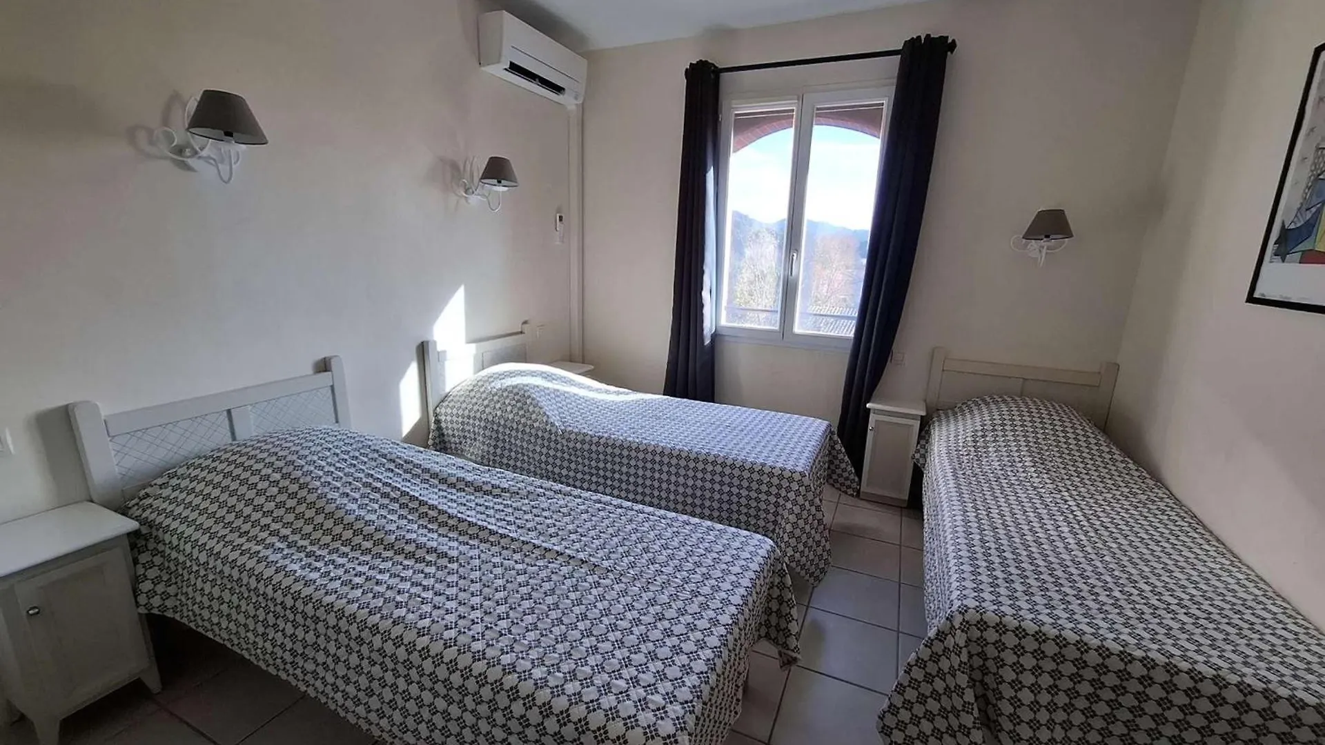 Holiday home Maison Climatisee 5 Pers Avec Terrasse, Parking, Wifi, Et Equipements Complets Dans Quartier Calme - Fr-1-382-129 Grospierres
